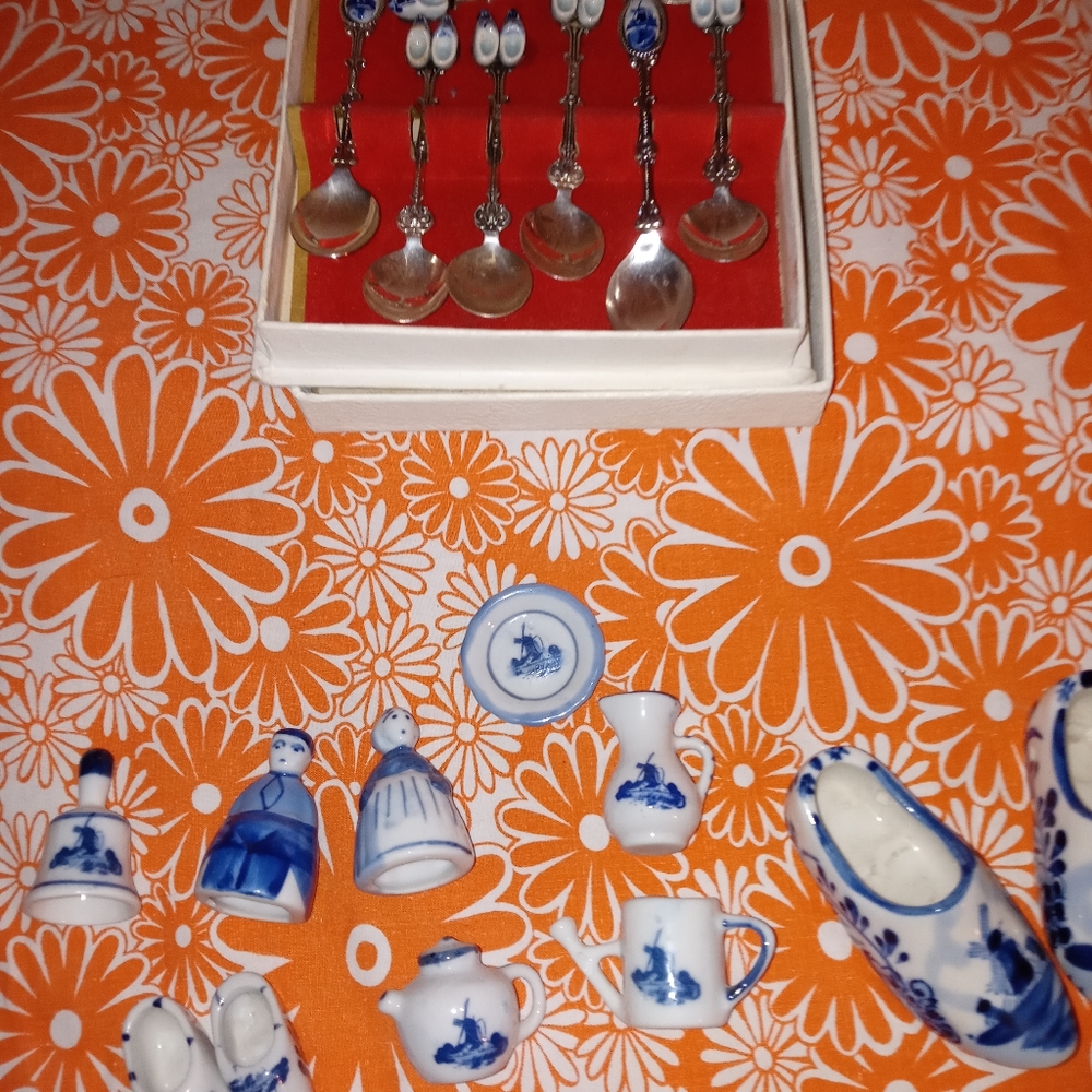 Delft Trinkets and Silver plate Spoons mini shoes